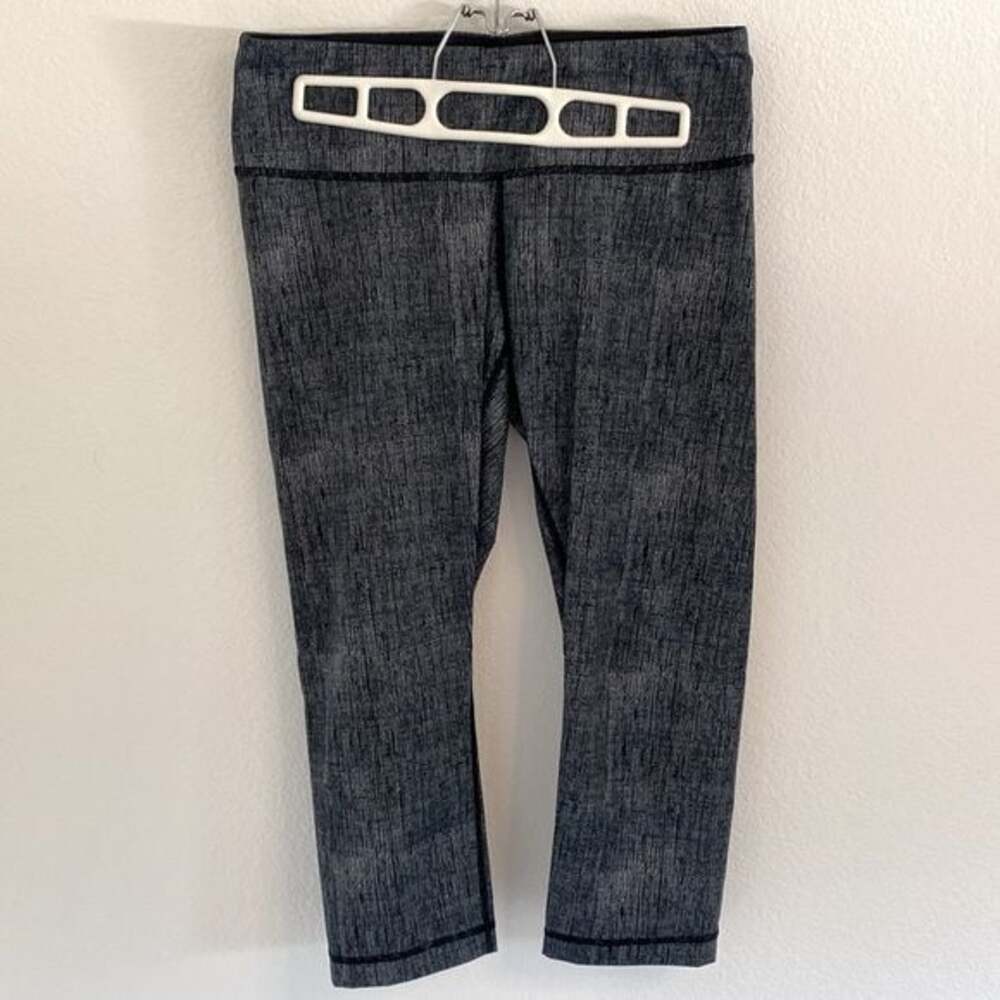 Size 8 Lululemon Capri Leggings
